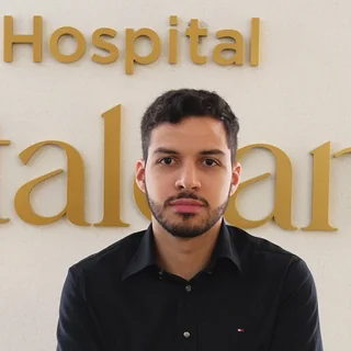 Dr. André